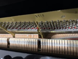 Đàn Piano Yamaha YU5