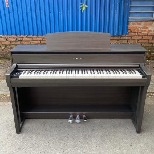 Piano Yamaha CLP675