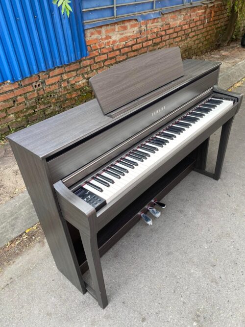 Piano Yamaha CLP675