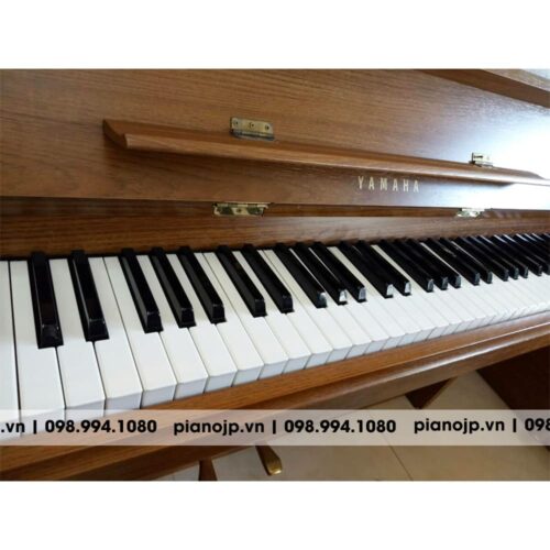 piano-yamaha-P301-3